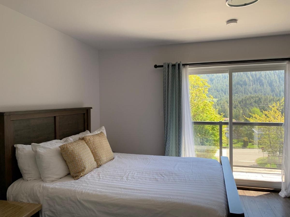 Black Rooster Hotel 3*